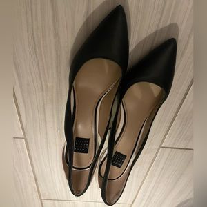 Cute women’s pumps by White House black market pump